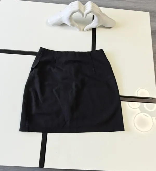 PrettyLittleThing Black Mock-Wrap Mini Skirt with Buttons - Size US 2 / UK 6 - Image 3