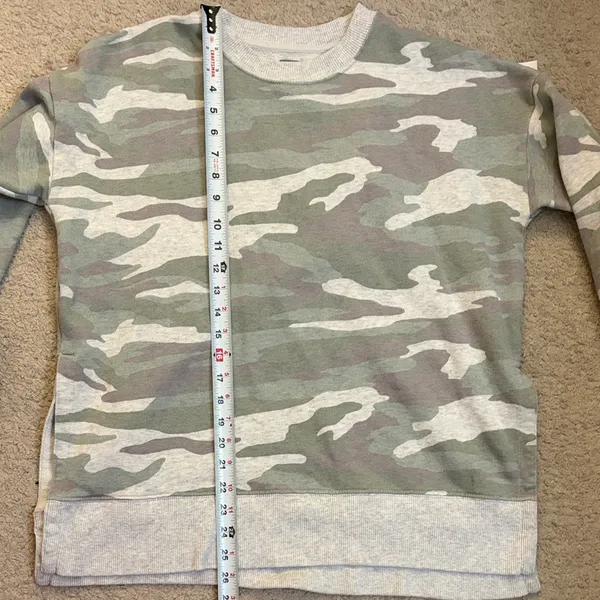 Aerie Women’s Camouflage Crewneck Size Small - Image 8