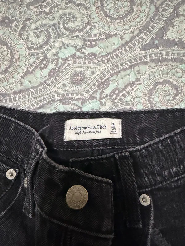 Abercrombie Mom Jeans - Image 2