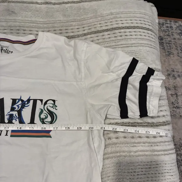 Universal Studios Harry Potter Hogwarts Alumni White Varsity Graphic T-Shirt XL - Image 5