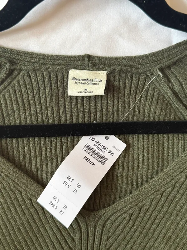 Abercrombie Green Ribbed V-neck Sweater - Image 2