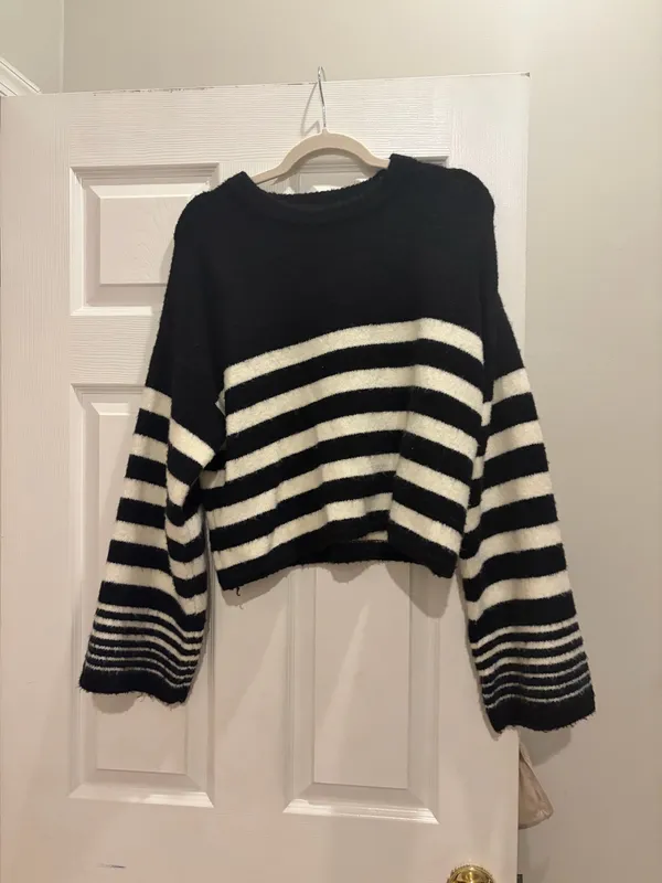 Black stripe sweater - Image 2