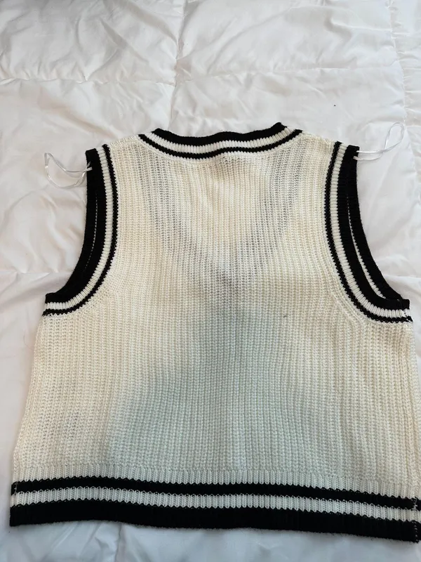H&M Sweater Vest - Image 3