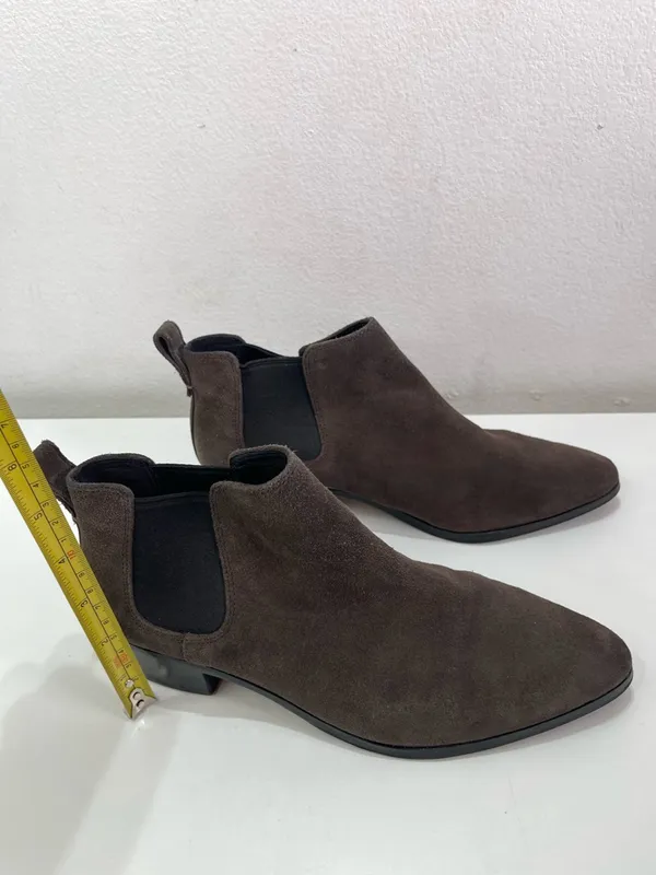 Coach Suffolk Chelsea Boots Booties Brown Suede Point Toe Women’s 8 B - Image 5