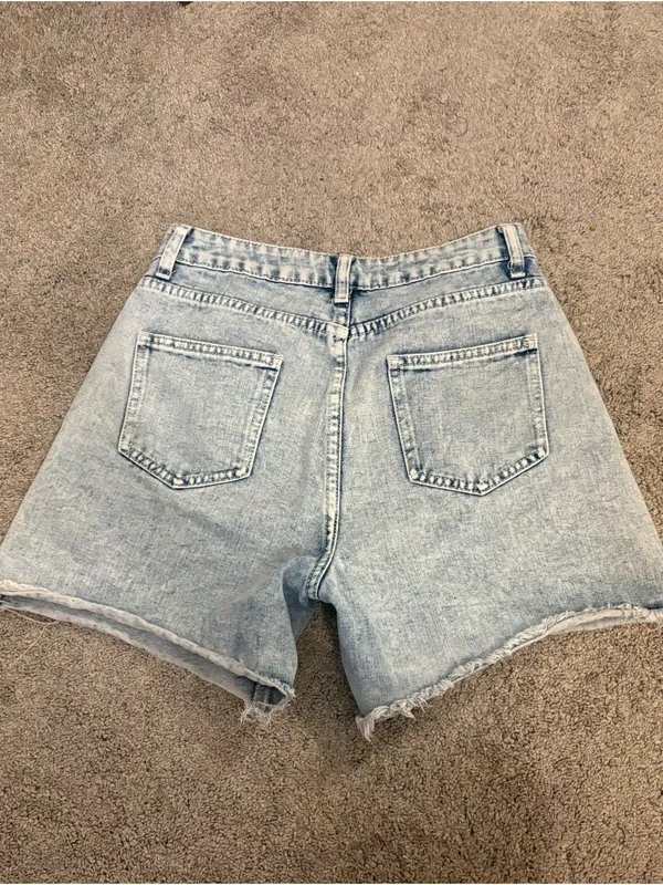 Light Acid Wash Blue Denim High Waist Cotton Blend Shorts - Image 3