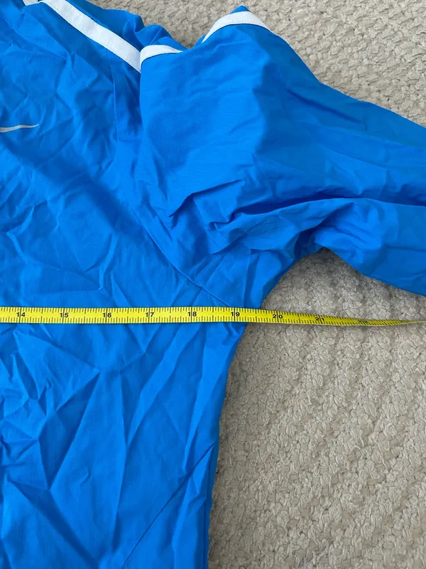Nike full zip up running jacket  - Image 8