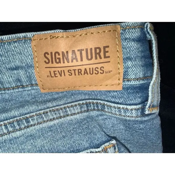Levi’s Heritage High Rise Shorts Light Wash Cut Offs Size 20/W35 #771 - Image 5