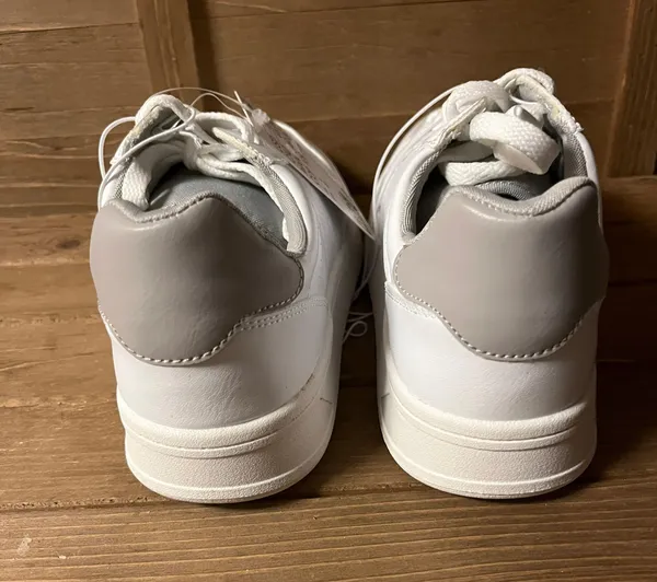 H&M NWT Women white sneakers size 6 - Image 3