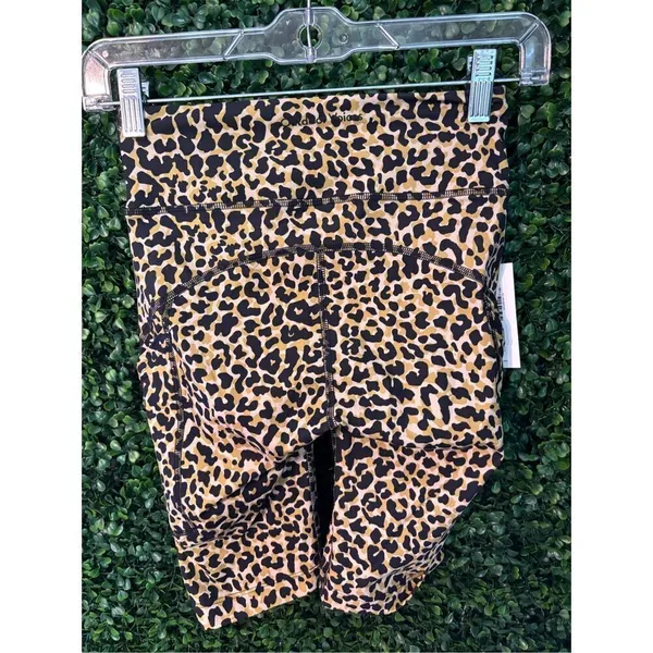 Outdoor Voices Zoom 10 Inch Leopard Compression Shorts Size XS NWT - Image 4
