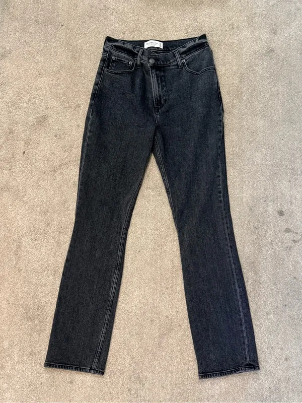 Abercrombie & Fitch Black Ultra High Rise 90’s Slim Straight Jeans Size 2/26 - Image 2