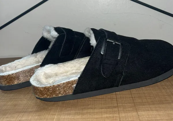 Aeropostale Black Clogs - Image 5