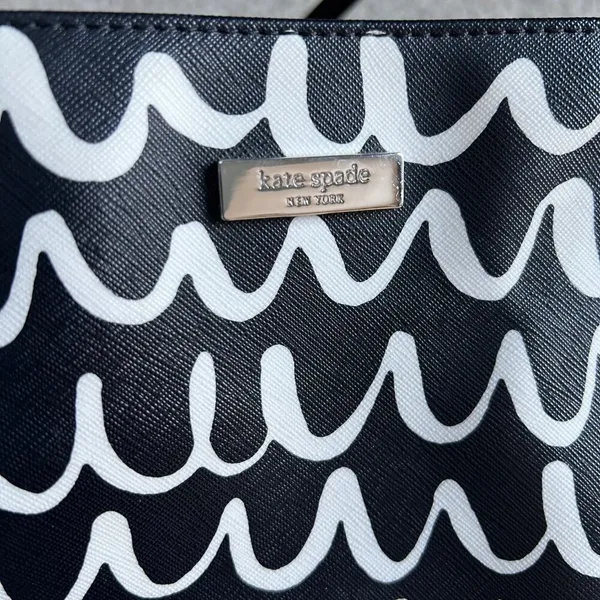 Kate Spade Shore Street Margereta Tote Black and White **Damaged Strap** Zip top - Image 2