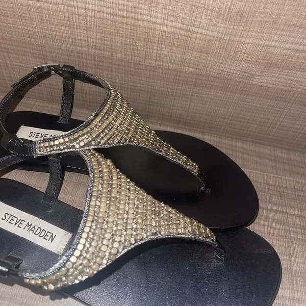 Steve madden black sandals with goldish bronze beaded size 7 - Image 3