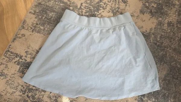 Alo Yoga Skirt - Image 2