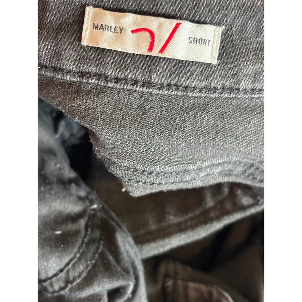 Vigoss Marley Distressed Denim Shorts Faded Black Frayed Hem Size 26 - Image 2
