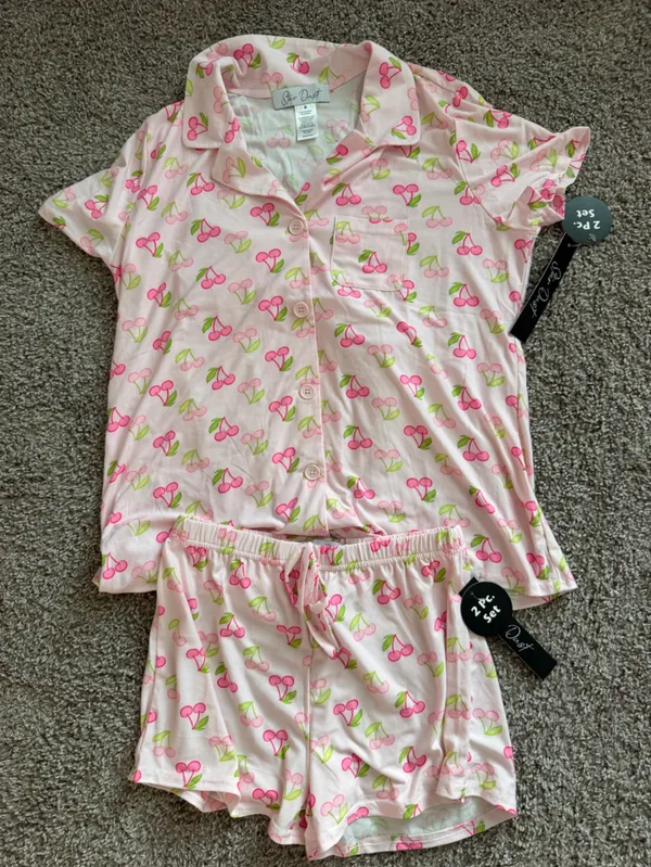 NWT Star Dust two piece short sleeve shorts cherry pajama set size medium - Image 2