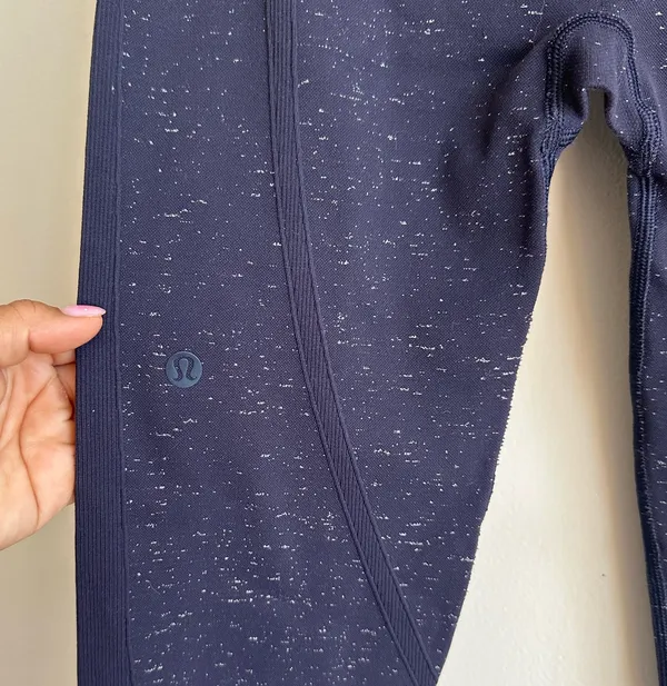 Lululemon Free to Flow 7/8 Leggings Navy Blue - Image 7
