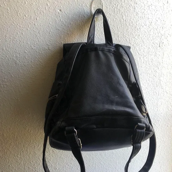 Candie’s grommet black leather backpack with silver hardware #grunge #goth - Image 2