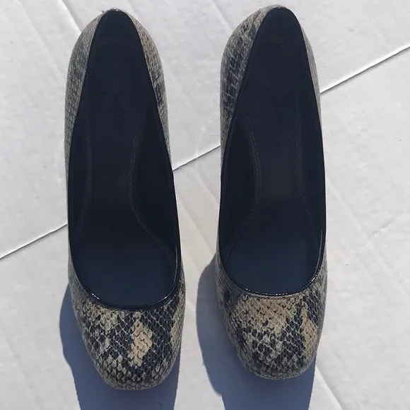 NWOT Zodiac Evade Snakeskin Pumps‎ - Image 7