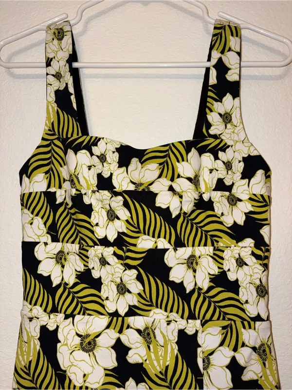 Tropical Floral Square Neck Bow Tie Back Mini Dress Olive Green White Black - Image 4