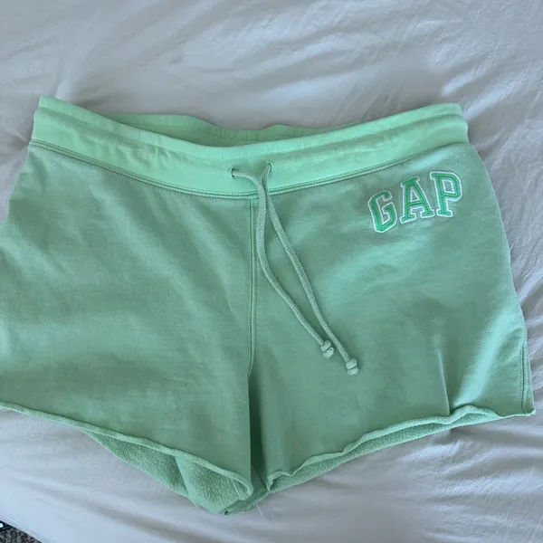 Y2K gap sweat shorts - Image 2