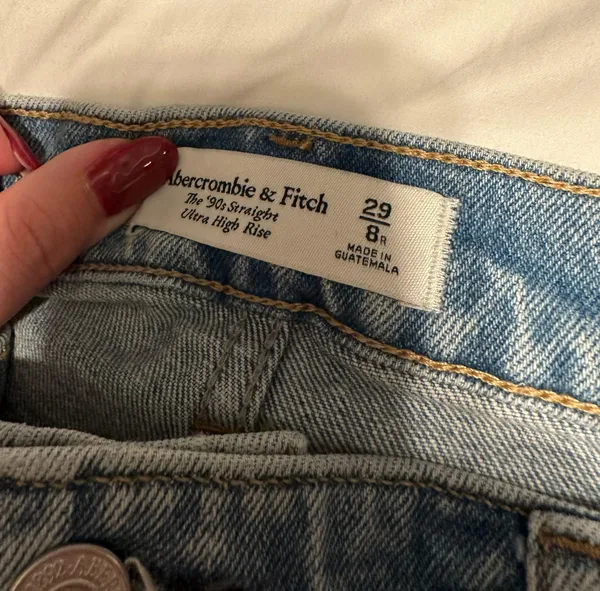 High Waisted Jeans - Image 3
