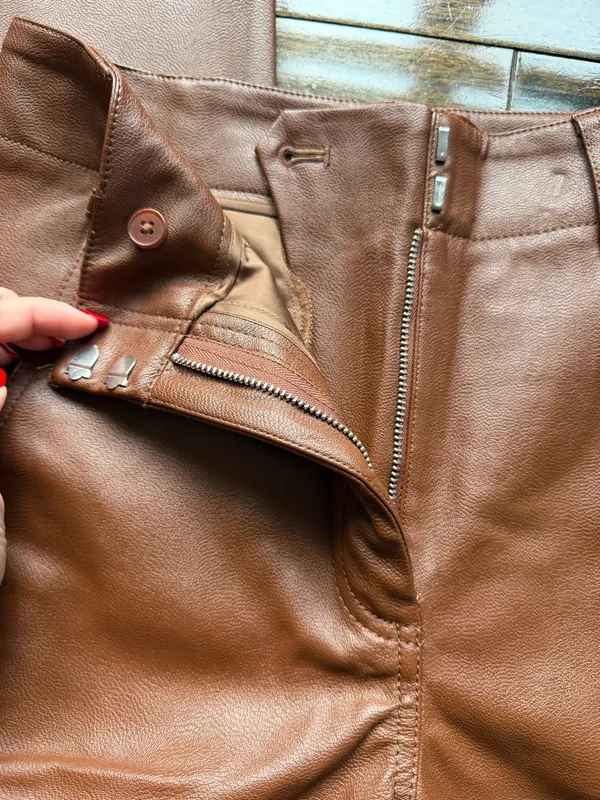Aritzia Wilfred Free Faux Leather Pants - Image 4