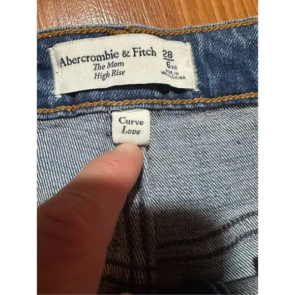 NEW Abercrombie & Fitch The Mom High Rise Distressed‎ Ankle Jeans Sz 28 - Image 7