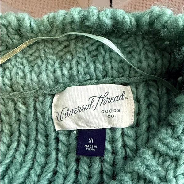 Universal Threads Good Co. Size XS Women's Teen Girl Cozy Green Knit Sweater - Image 6