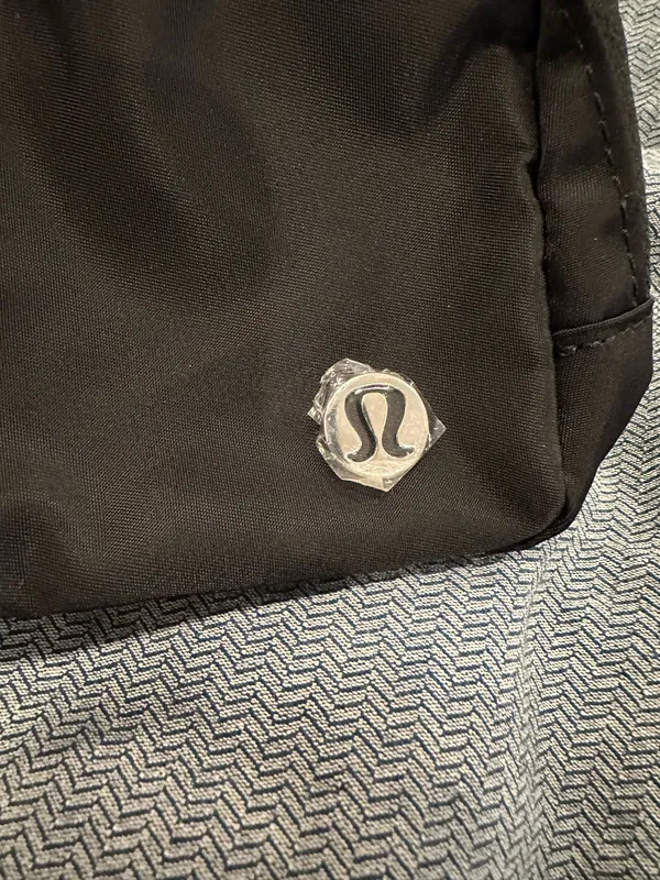 Black Lululemon Everywhere Belt Bag 1L - Image 2
