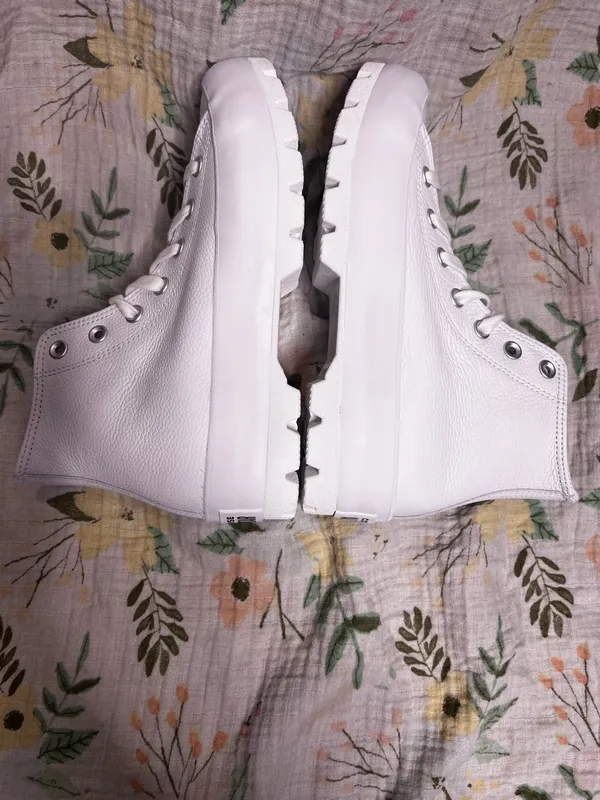 Converse CTAS Lugged Hi White Pebbled Leather High Top Platform Women’s Shoes - Image 4