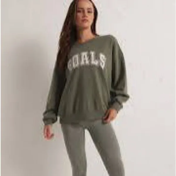 Z Supply NWT Olive Green 'GOALS' Oversized Crewneck Sweatshirt Size Medium - Image 2