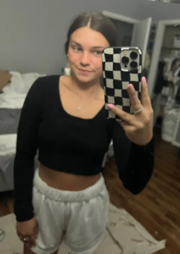 Black Cropped Long Sleeve - Image 4