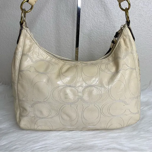 Coach Cream Patent Leather Crossbody/Shoulder Bag - Image 11