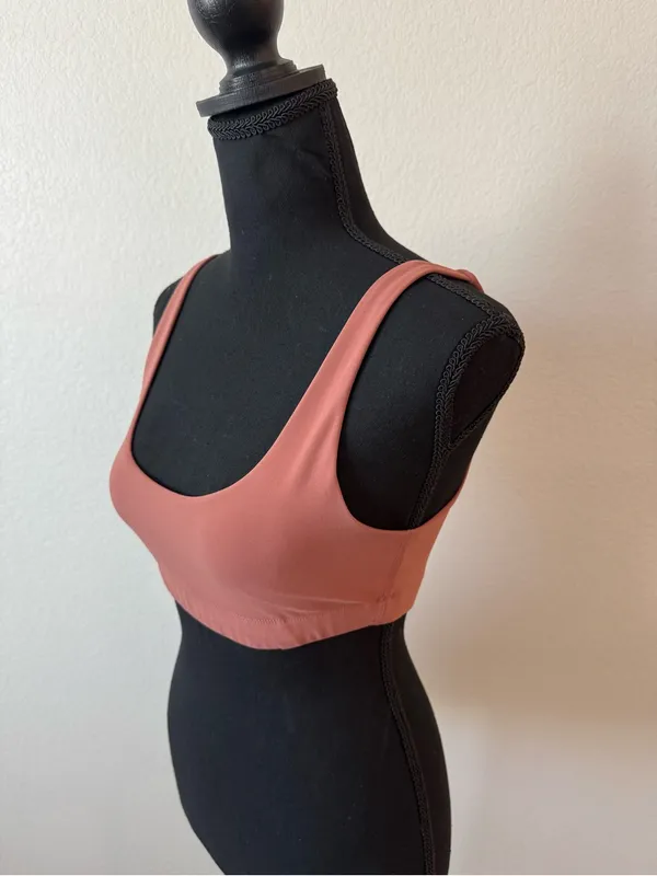 Vuori Daily Bra In Rosewood Size S Like New - Image 5