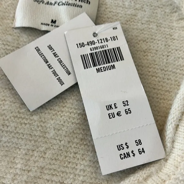 Abercrombie & Fitch sweater - Image 3