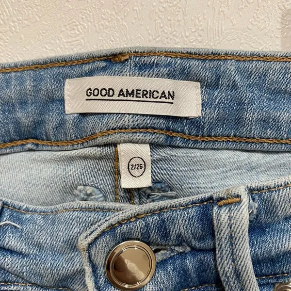 Good American Light Wash Denim Bermuda Shorts Size 2/26 - Image 3
