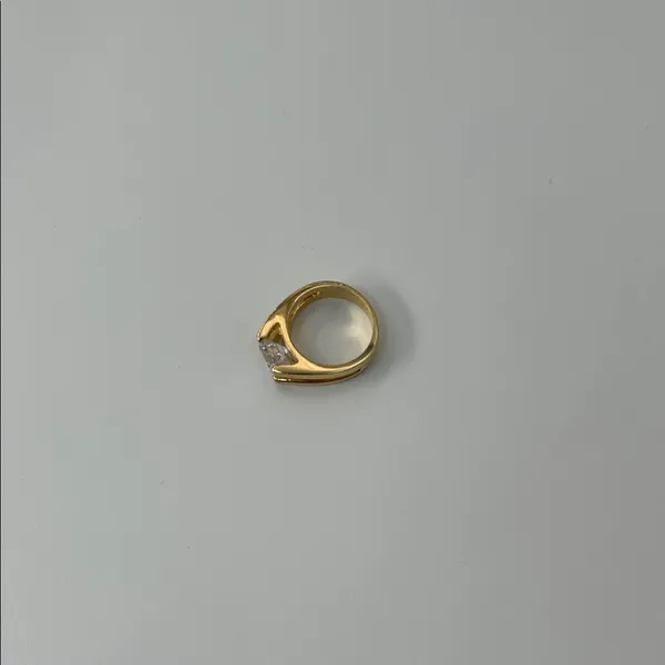 Fashion Jewelry Gold Ring with Sparkling Gem - Image 10