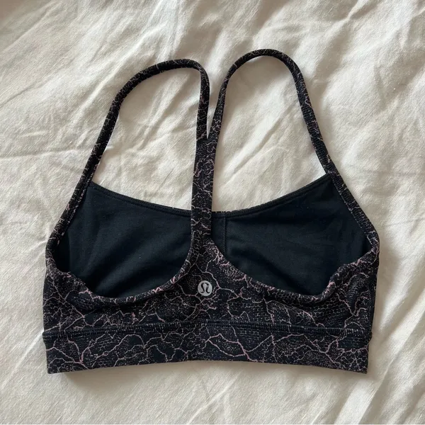 Women’s Lululemon Flow Y Sports Bra Nulu Lacescape Spanish Rose Black 2 Floral - Image 3