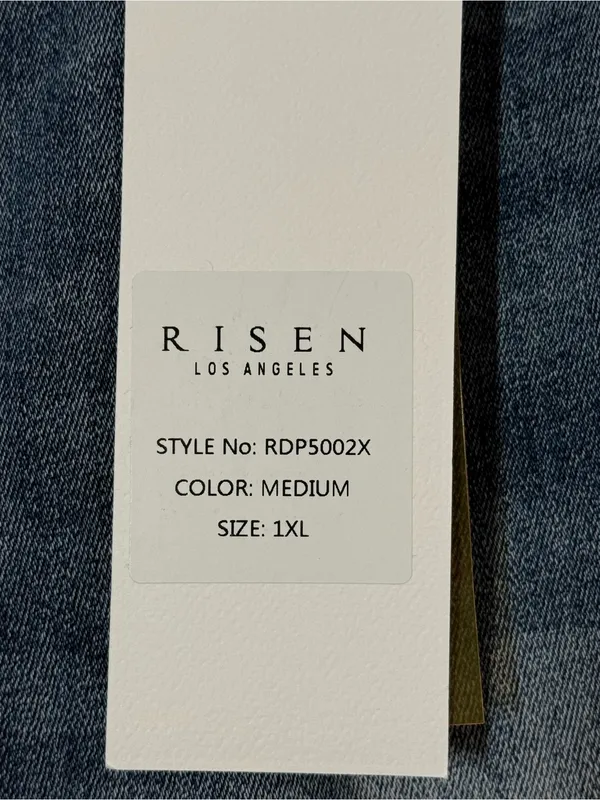 Risen Medium Wash Distressed Cropped/Ankle Jeans - 1X - Image 3
