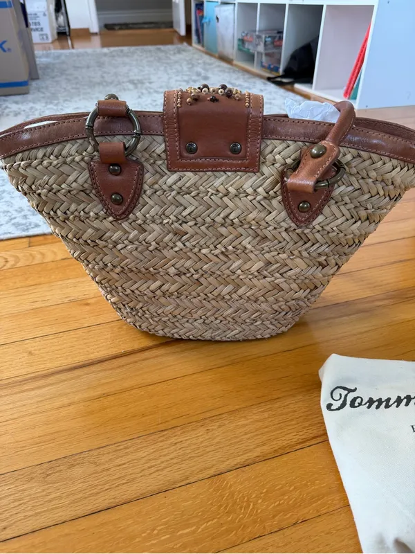 Tommy Bahama Natural Straw Tote with Brown Leather Trim and Beaded Accent - Image 4