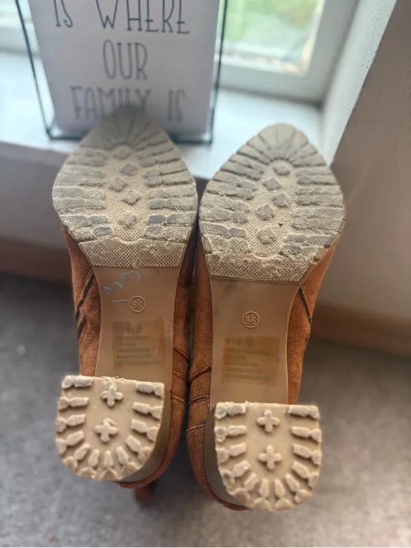 Maurices Size 8.5 Cognac Western Ankle Boots Suede-Look Block Heel - Image 5