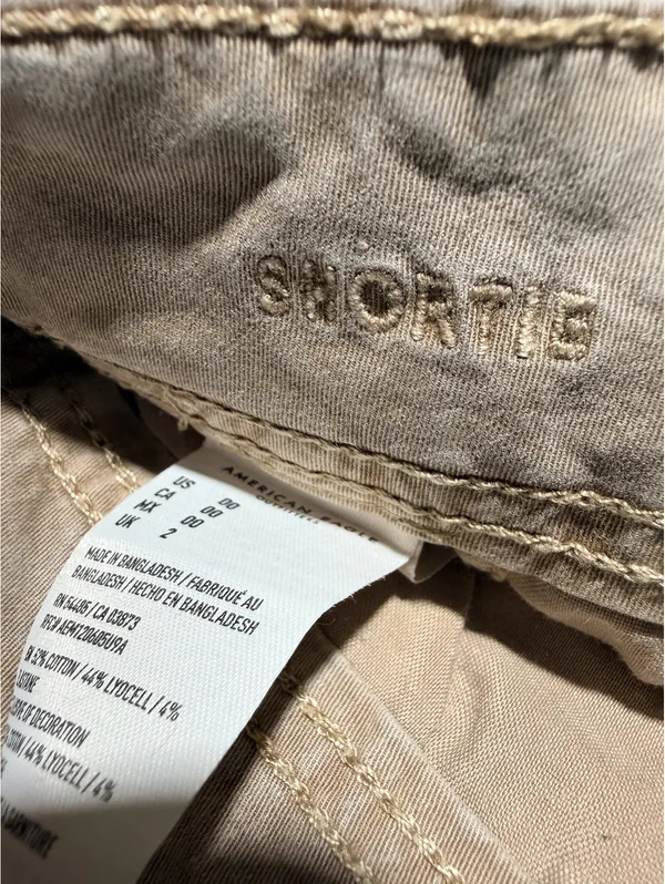 American Eagle Beige Super Stretch Shorts Size 8 - Image 4