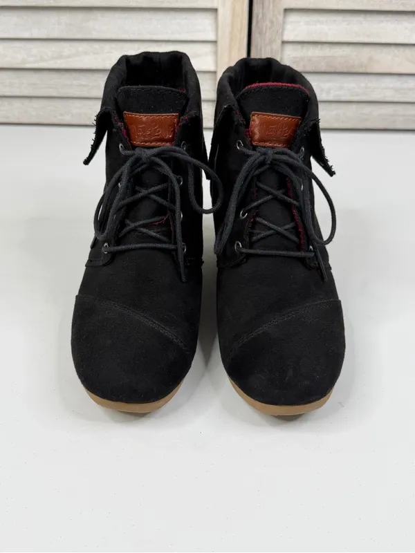 MAD LOVE Women's Black "Shelby" Desert Wedge Lace Up Faux Suede Ankle Bootie-9 - Image 4