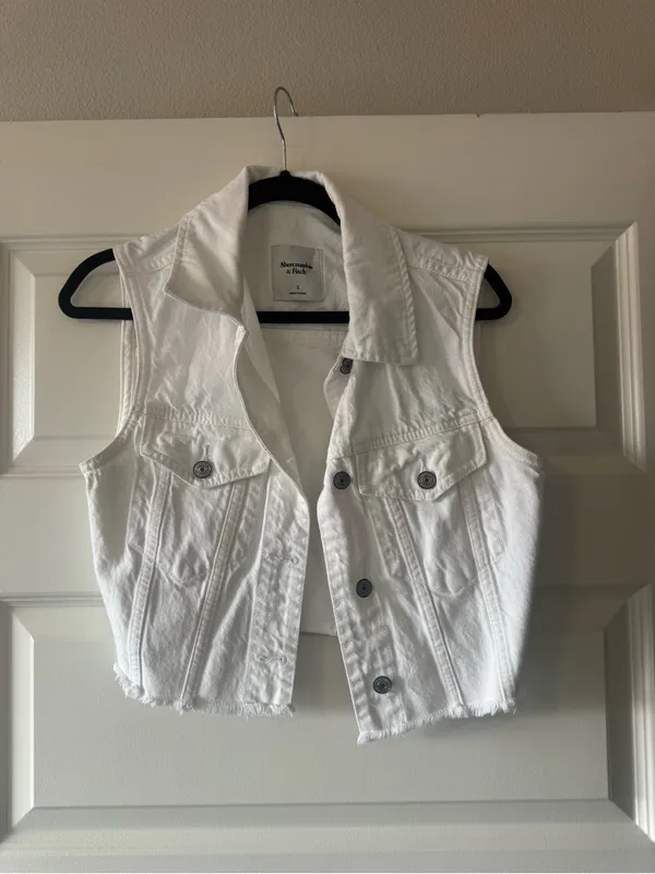 Abercrombie & Fitch White Cropped Sleeveless Denim Vest - Image 3