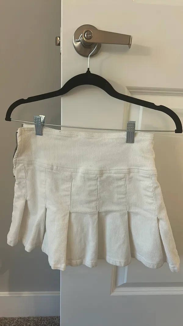 Aeropostale white curduroy pleated skirt - Image 2
