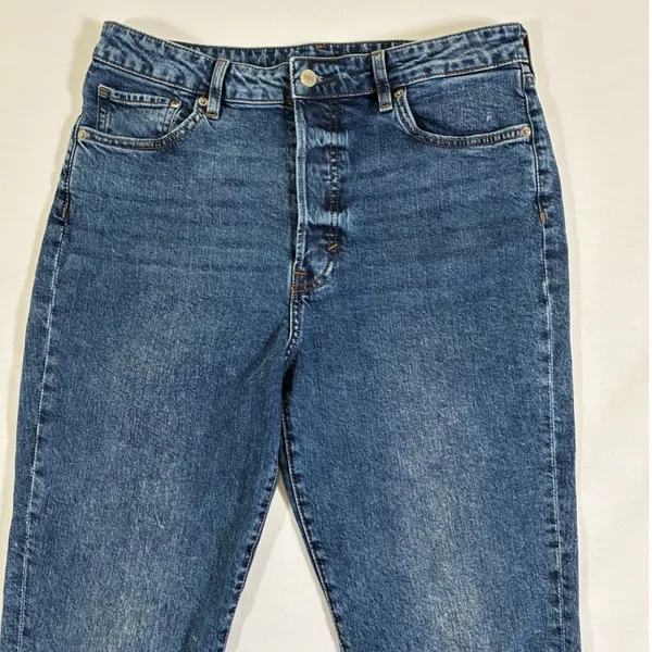 H&M Womens Ultra High Waist Mom Jeans Medium Wash Blue Button Fly Size 12 - Image 8