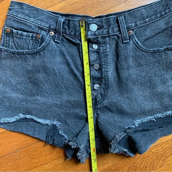 Levi’s 501 Denim Cutoff Shorts Black Button Fly Grunge Faded Distressed Size 29‎ - Image 5