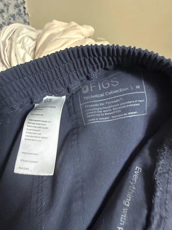 FIGS scrub pants - Image 2