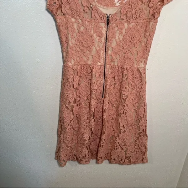 American Eagle Womens Sz 2 Lace Dress Fit & Flare Light Pink Scoop Neck Low Back - Image 9